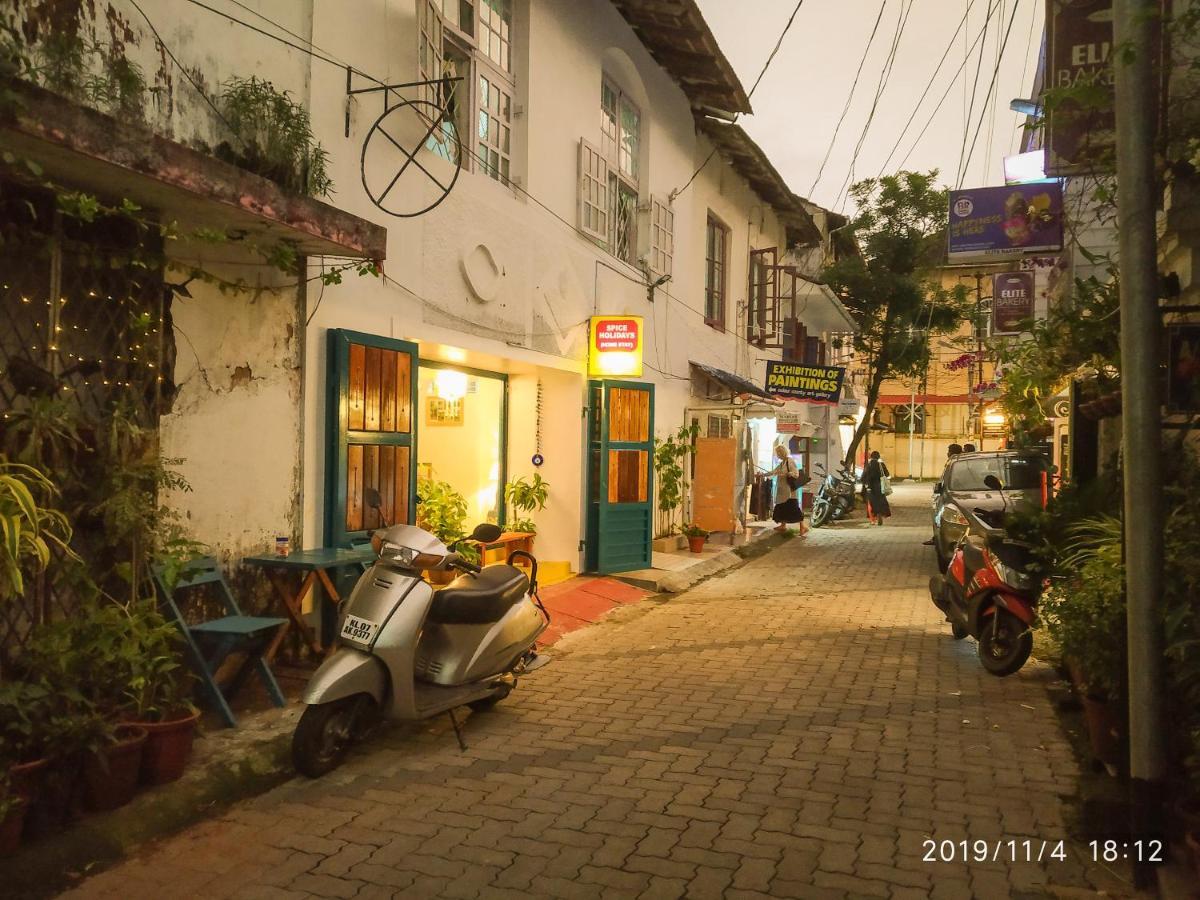 Spice Holidays Hotel Kochi ภายนอก รูปภาพ